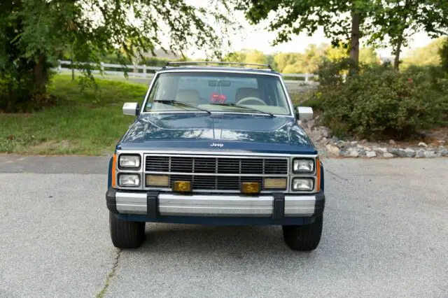 1989 jeep grand wagoneer xj limited, good shape 3 owners, garage kept