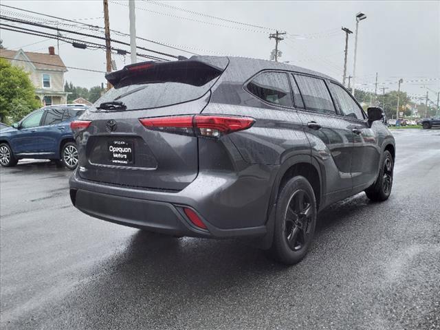 2022 toyota highlander l