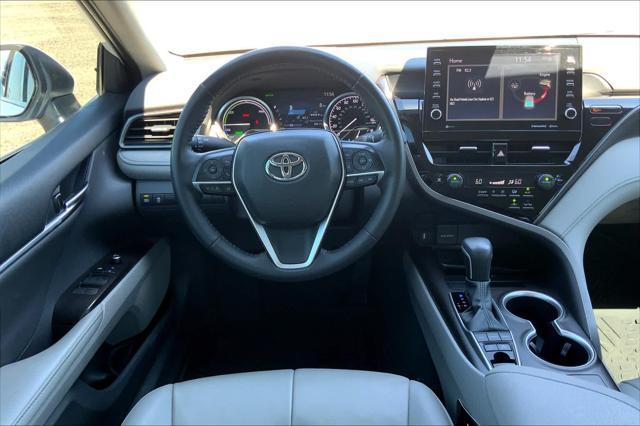2022 toyota camry hybrid xle
