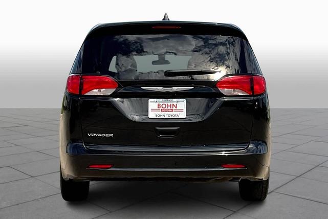 2022 chrysler voyager lx