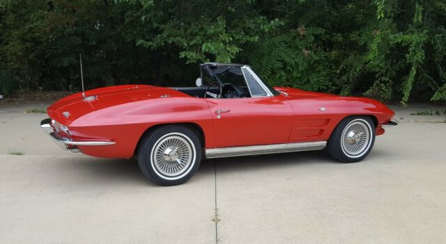 1964 corvette convertible, 2 tops, knock-off wheels, leather seats, ps