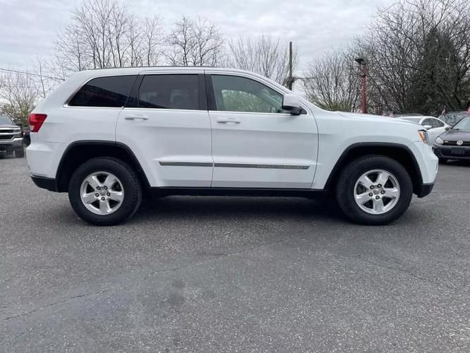 2013 jeep grand cherokee laredo 4dr 4x4 in andalusia, pennsylvania