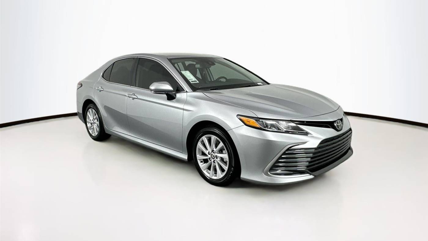 2023 toyota camry le