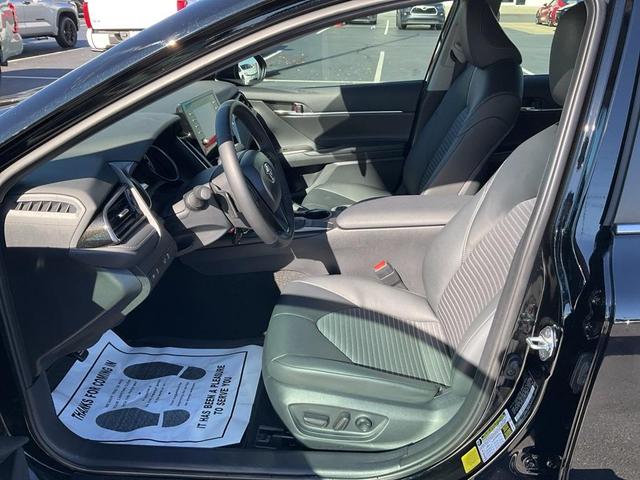 2024 toyota camry se