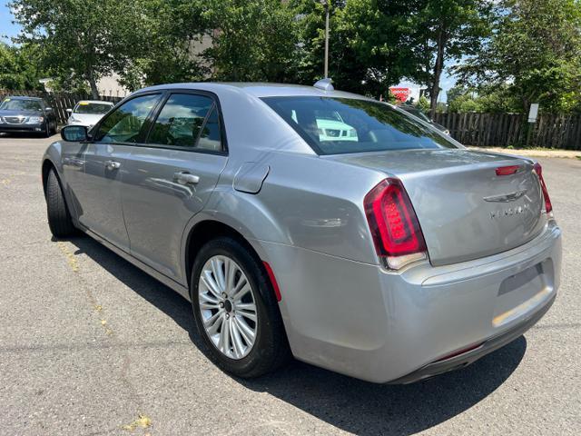 2017 chrysler 300 s