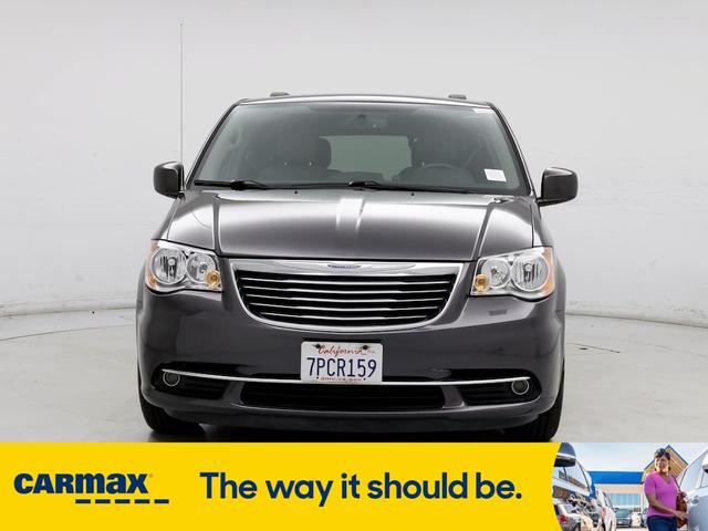 2016 chrysler town & country touring