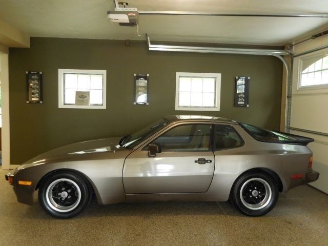 1983 porsche944coupe61,889 milesgreymanual