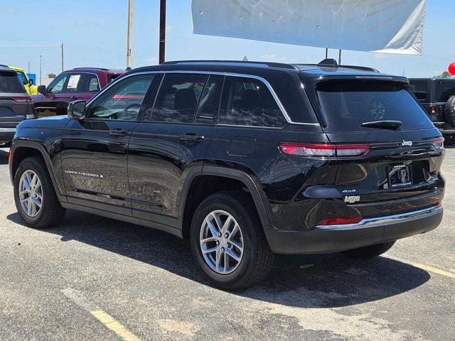 2023 jeep grand cherokee laredo