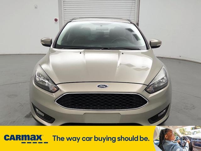 2016 ford focus se