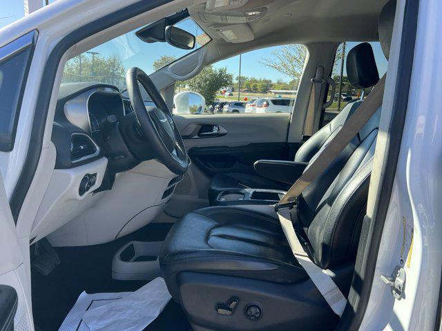 2022 chrysler pacifica touring l