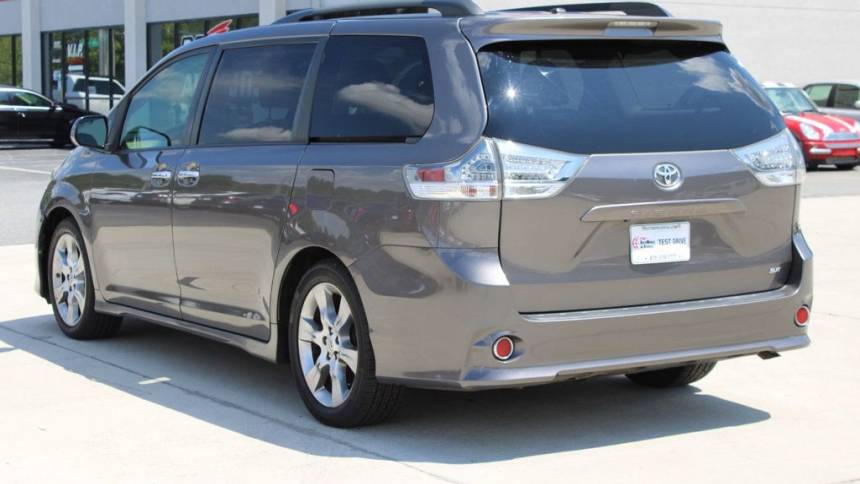 2014 toyota sienna se 8-passenger