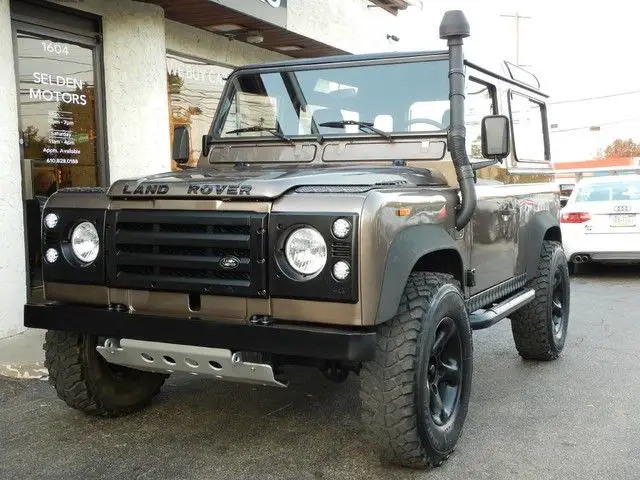 ** 1989 land rover defender 90 * 2 dr hardtop * 2.5 liter turbo diesel engine **