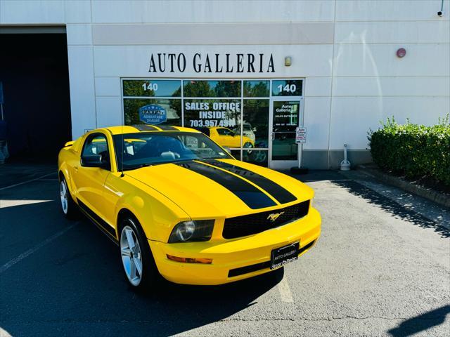 2005 ford mustang deluxe