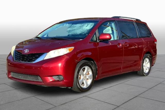 2014 toyota sienna le