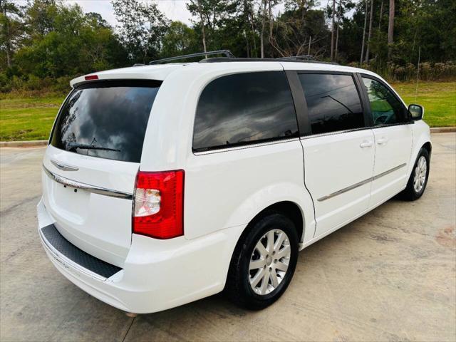 2016 chrysler town & country touring
