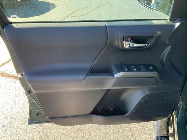 2022 toyota tacoma trd sport