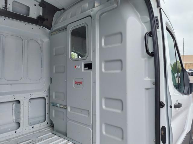 2022 ford transit-250 base