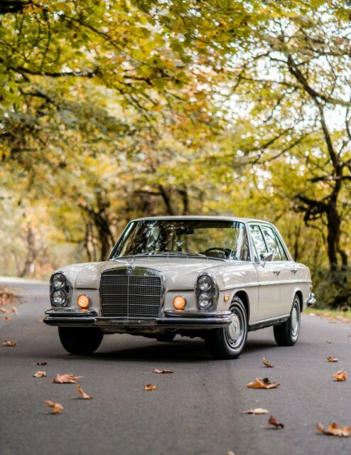 1972 mercedes-benz 280se 4.5 w108