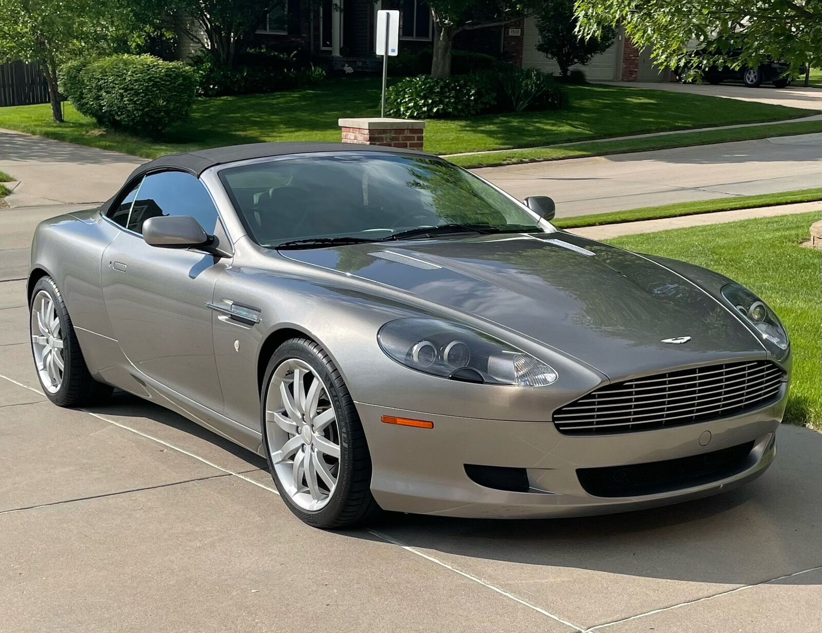 2006 aston martin db9 2006 aston martin db9 / 6 speed manual/14k miles