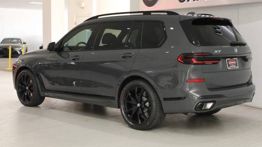 2025 BMW X7