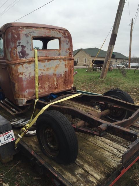 1946 ford pickup for parts or restoration