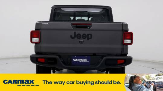 2023 Jeep Gladiator