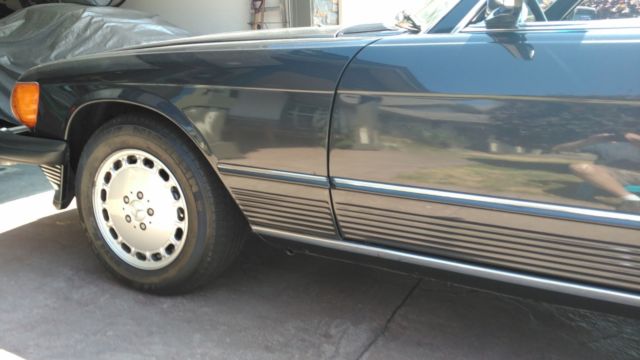 1989 mercedes benz 560sl soft and hard top two door coupe