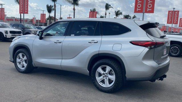 2021 toyota highlander le