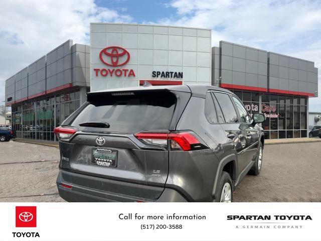 2022 toyota rav4 le