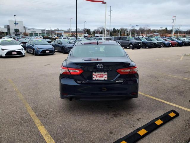 2019 toyota camry hybrid se