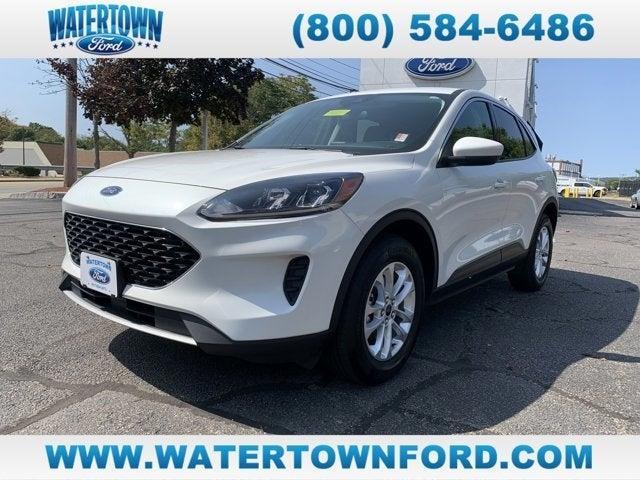 2021 ford escape se