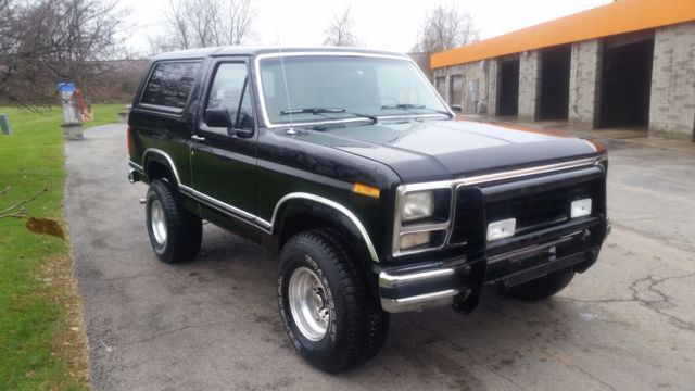 classic 1980 ford bronco - new interior, low miles, good body, lifted