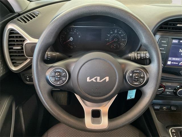 2022 kia soul lx