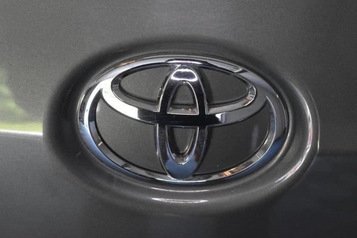 2013 toyota sienna le 7-passenger auto access seat le 7-passenger auto access seat 4dr mini-van for sale in saco, maine