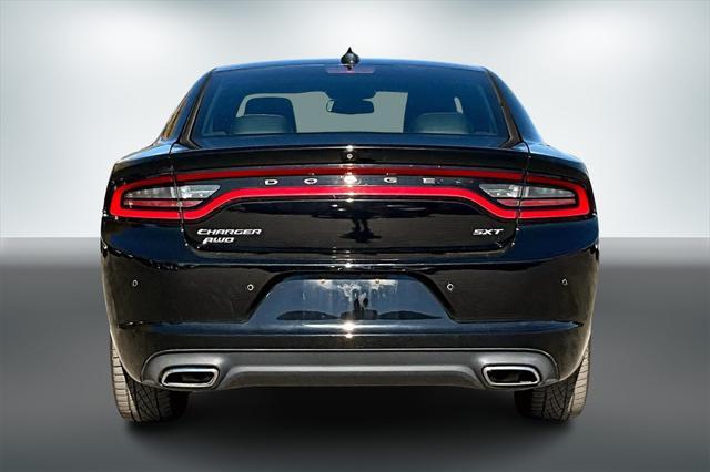 2016 dodge charger sxt