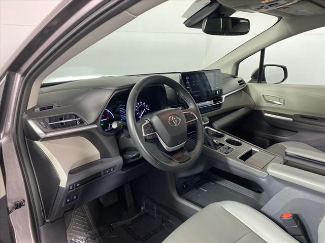 2023 toyota sienna xle 8 passenger