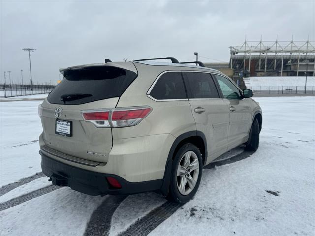 2016 toyota highlander limited