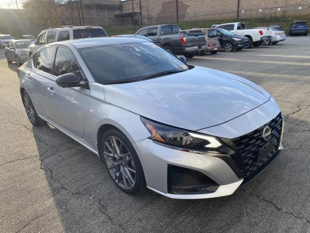 2023 nissan altima 2.0 sr
