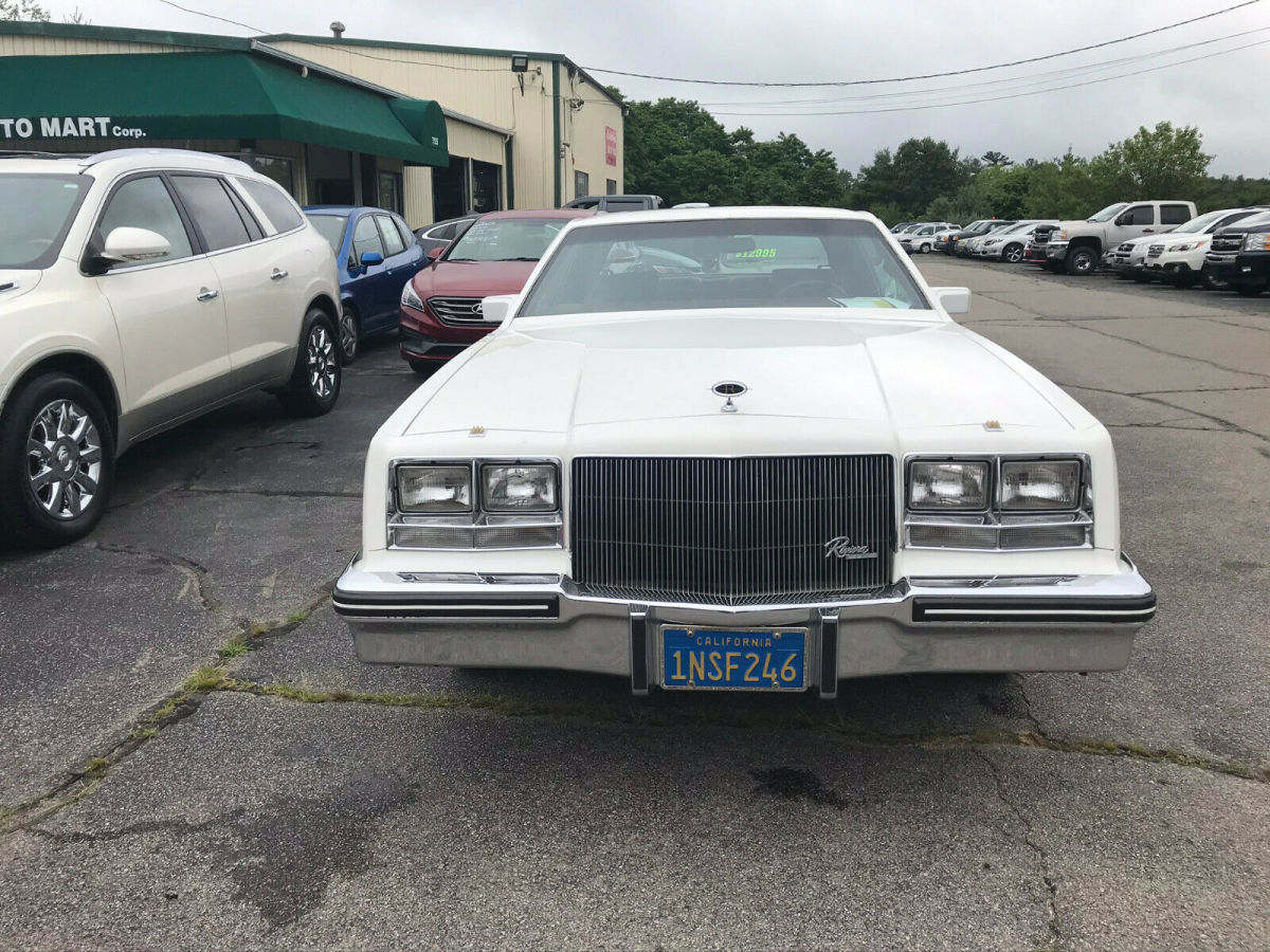 1985 buick riviera hard top coupe rust free california car !!!