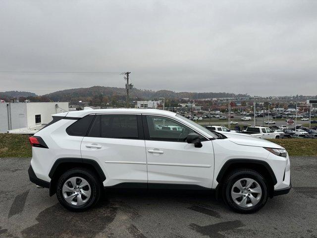 2024 toyota rav4 le