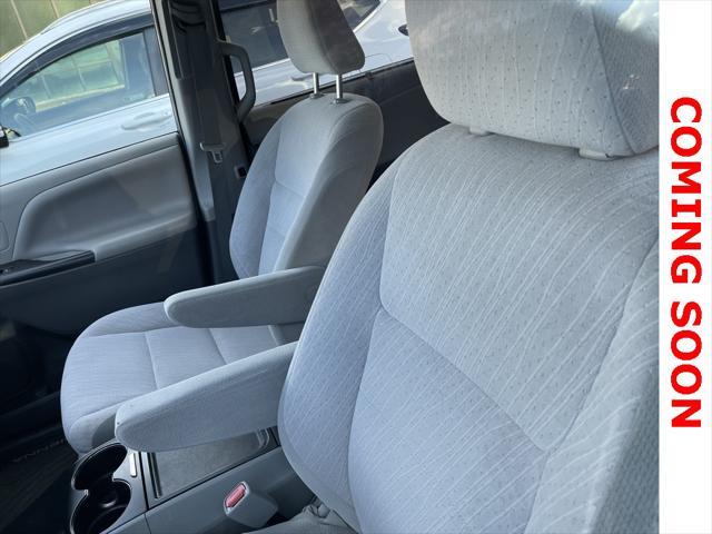 2020 toyota sienna le