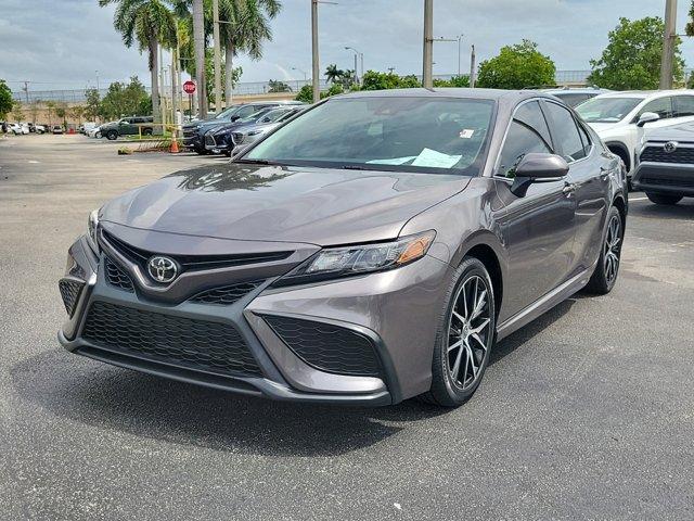 2022 toyota camry se