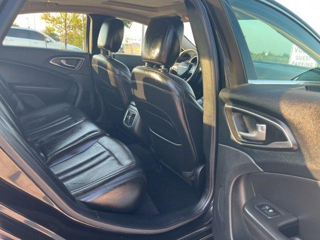 2017 chrysler 200 limited