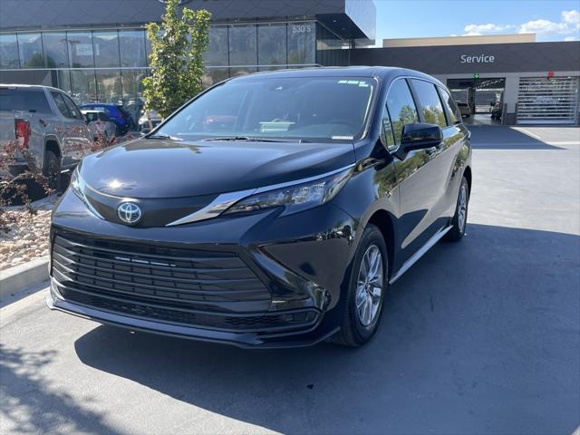 2024 toyota sienna le