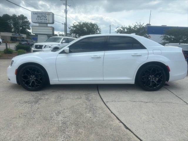 2019 chrysler 300 s