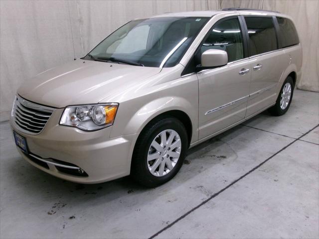 2016 chrysler town & country touring