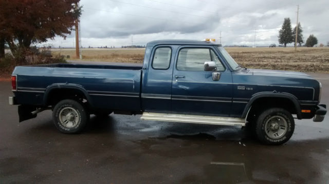 1992 dodge ram 150 4x4, extended cab, 5.2 v8, long bed, runs good, no reserve