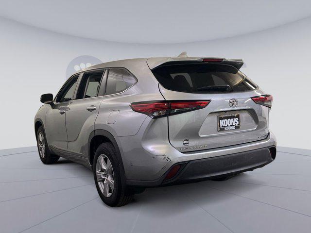 2021 toyota highlander le