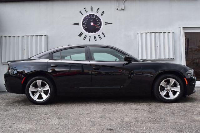 2020 dodge charger sxt