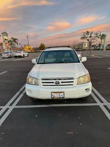 2004 toyota highlander base